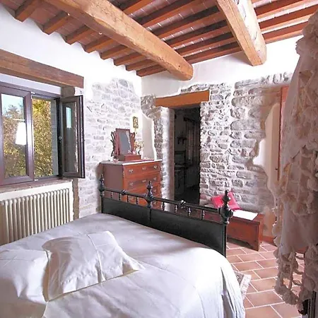 Belvilla By Oyo La Rocca Autunno 3* Apecchio