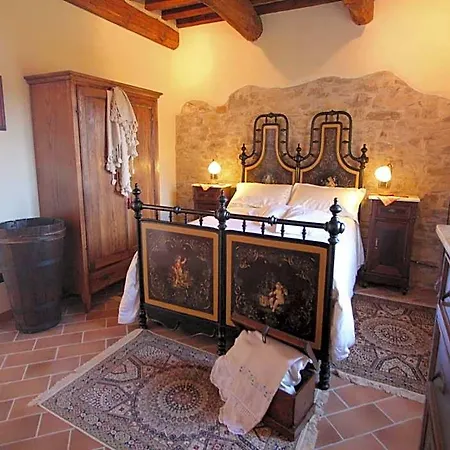 Belvilla By Oyo La Rocca Autunno 3* Apecchio