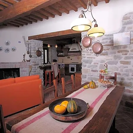Belvilla By Oyo La Rocca Autunno 3* Apecchio
